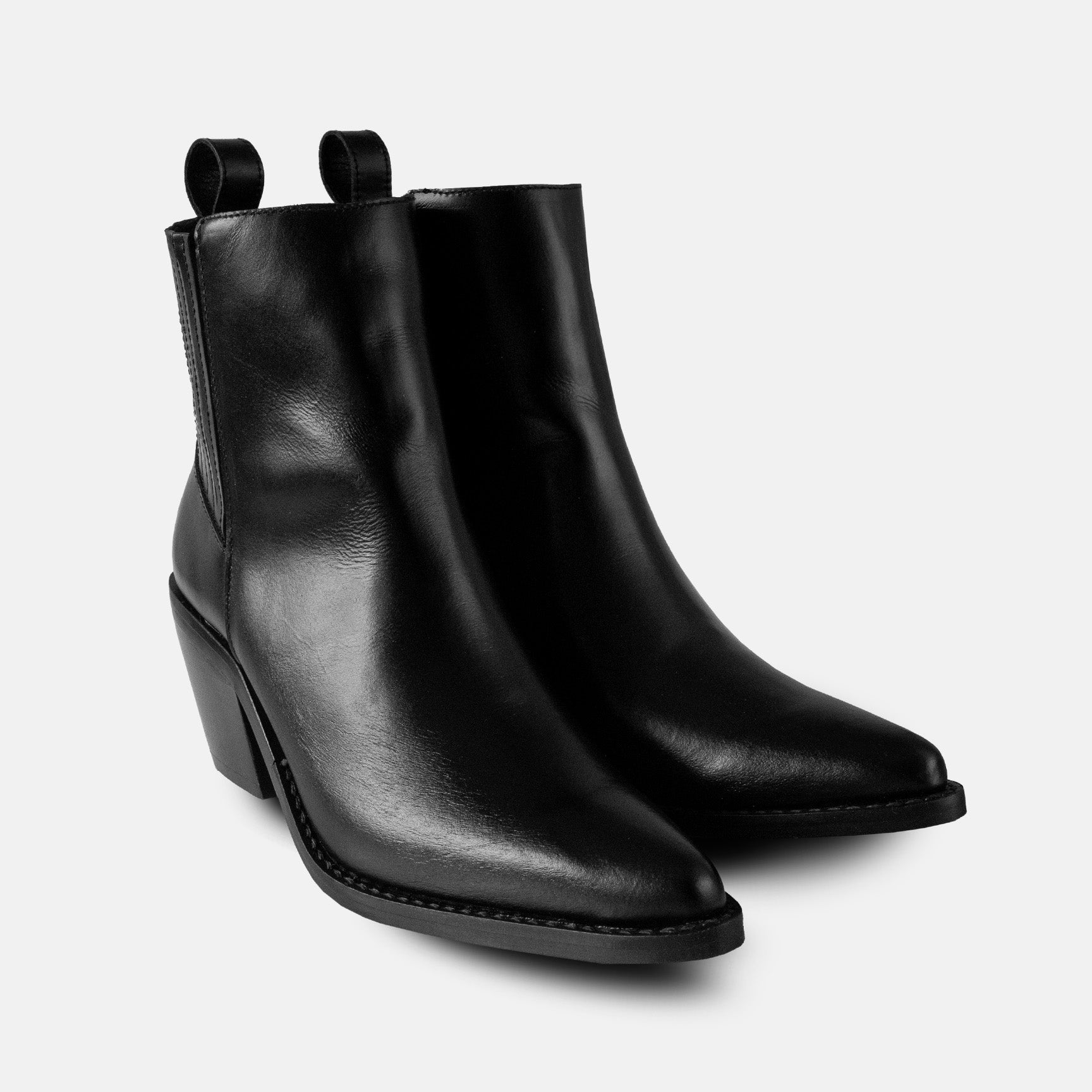 botas negro botas en tendencia botas botin en tendencia botas de moda cowboyboots botin negro botin Estilo y comodidad Moda femenina Últimas tendencias Durabilidad Hecho en México Confección de alta calidad botas de cuero mujer botas de moda botas para mujer de moda botas bala di gala